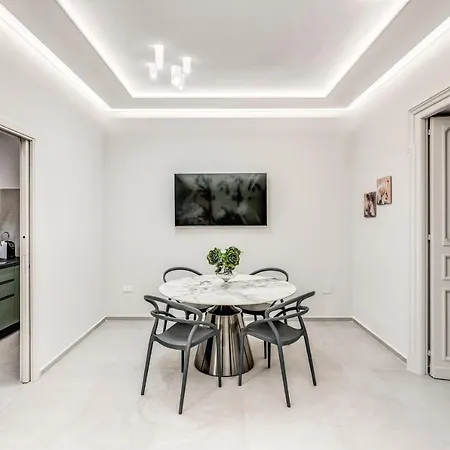 Lady Diamond Apartment *