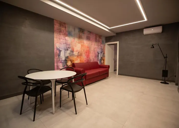 Lady Diamond نابولي