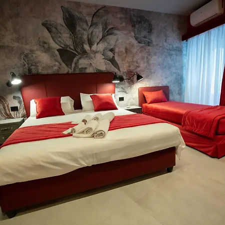 Lady Diamond نابولي